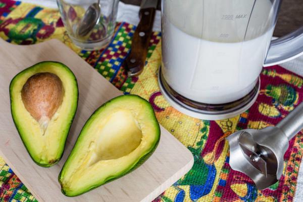 牛油果是水果吗,牛油果长什么样