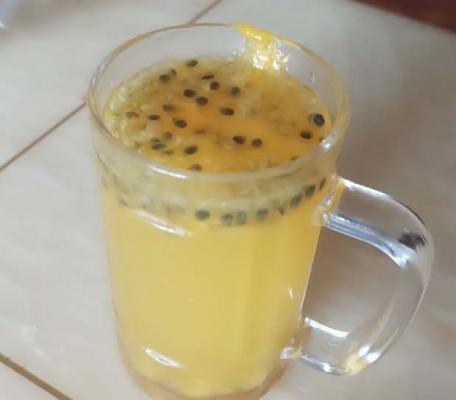 百香果普耳茶做法与步骤